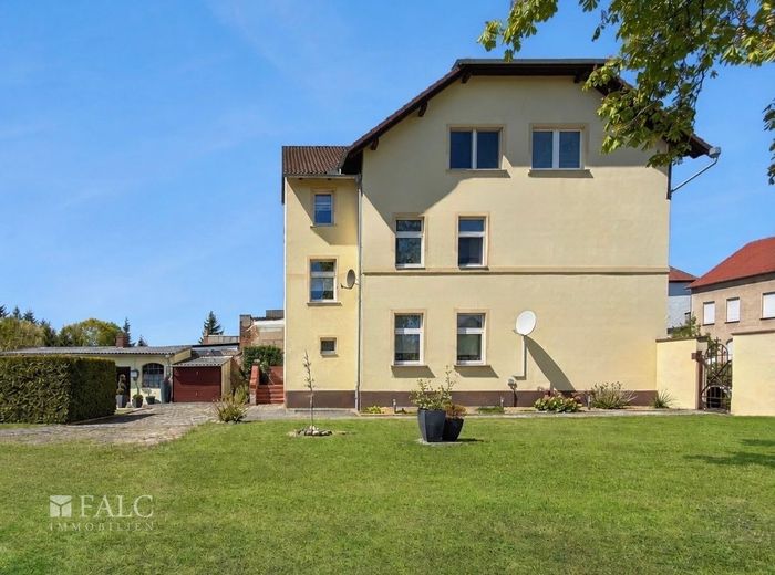 Provisionsfrei. Gepflegtes Mehrfamilienhaus als solide Kapitalanlage! – Seitenansicht
