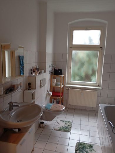 MFH mit 8 Wohnungen als solide Kapitalanlage – Bad 2-Raum
