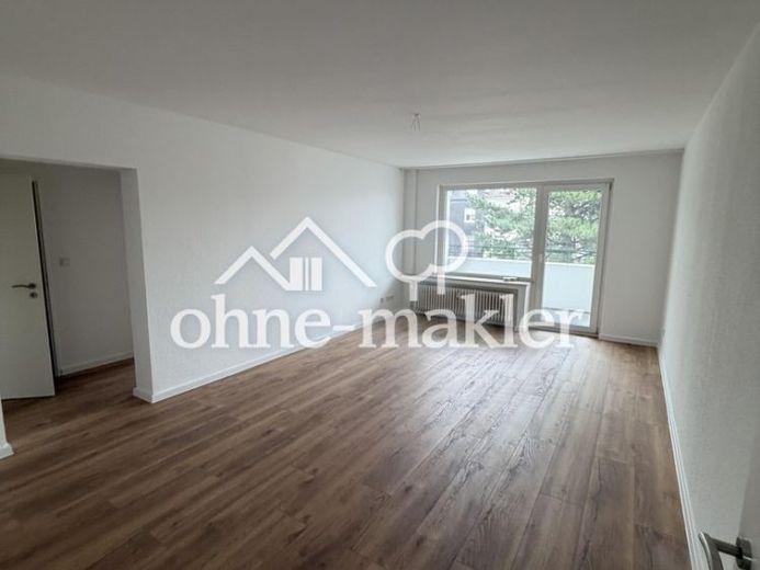renovierte 3-Zimmer-Wohnung mit Balkon und bester Verkehrsanbindung – Foto 1