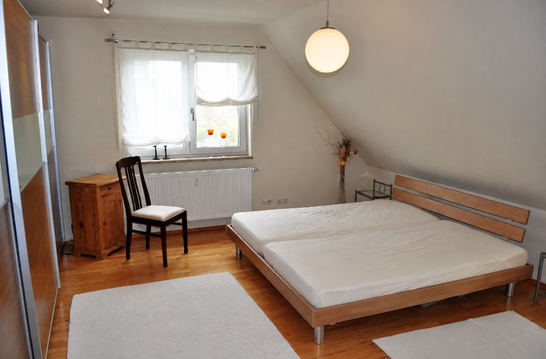 Appartement en duplex avec galerie unique, balcon orienté sud et vue dégagée sur la vallée de la Bibert – Photo 10