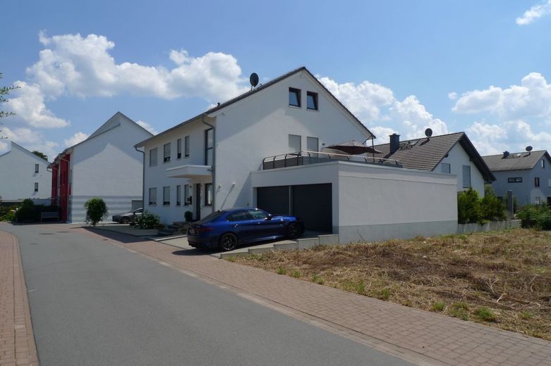 2-FH mit sep. Wohnbereich Energieklasse A - Photovoltaik und Solaranlage - Traumhaft schöne Lage! – L1320149