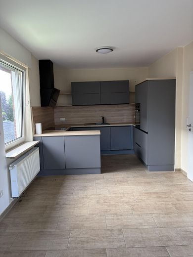 Beautiful Upper-Floor Apartment in a Two-Family House – Küche