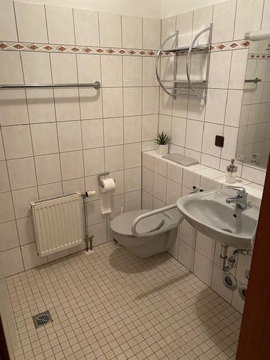 Seniorenresidenz, 1,5-Zimmer und 2-Zimmer Wohnung in Wuppertal – Beispiel Badezimmer