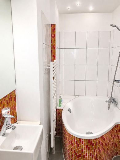 Provisionsfrei: Möblierte 1-Zimmer-Wohnung in zentraler Würzburger Innenstadtlage – Bad mit Wanne