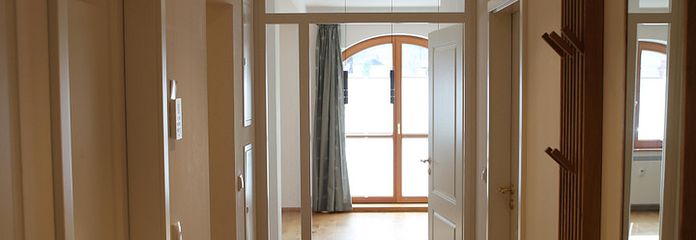 Flur mit Blick zum Wohnzimmer