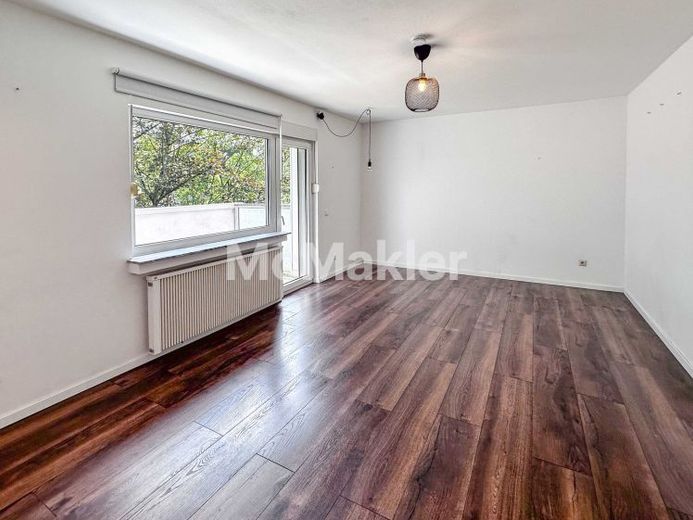 Sofort bezugsfrei – 3 Zimmer ETW mit sonnigem Balkon und Garage auf einem Erbbaugrundstück – Foto 1