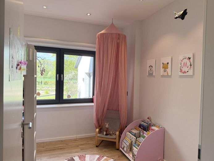Modernes Einfamilienhaus in Feldrandlage – Kinderzimmer 1