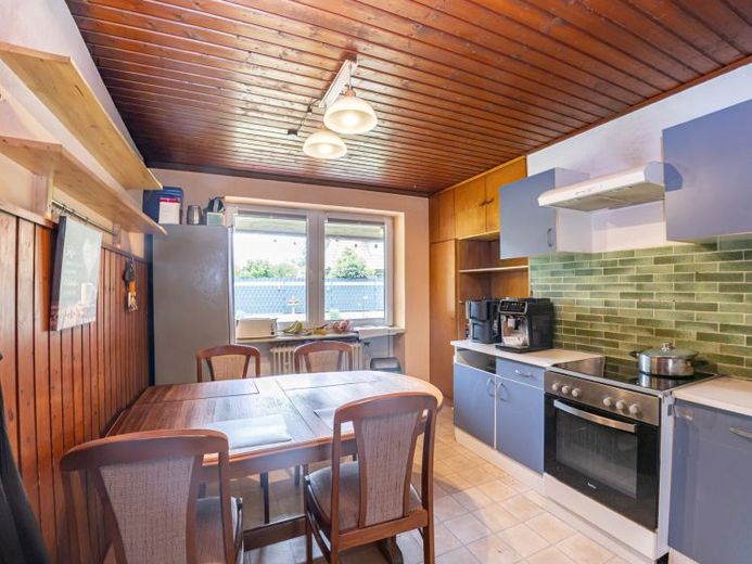 Großzügiges Einfamilienhaus mit zwei Wohneinheiten – ca. 193 m² Wohnfläche auf 1.082 m² Grundstück – फोटो 1