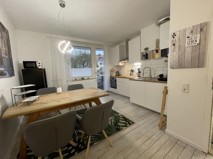 Appartement ancien rénové vacant avec balcon près de l’Eilenriede – Photo 1