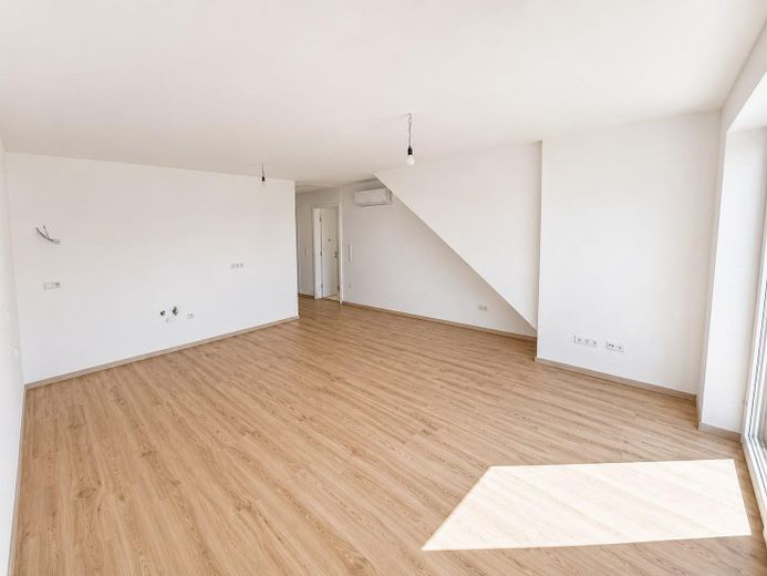 Neubau Dachgeschosswohnung, Gehobener Standard, Fußbodenheizung, Erstbezug, super Lage – Foto 14