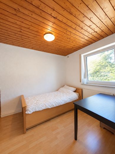 Praktische 1,5-Zi-Wohnung in Ehingen-Rißtissen bei Laupheim – Schlafzimmer