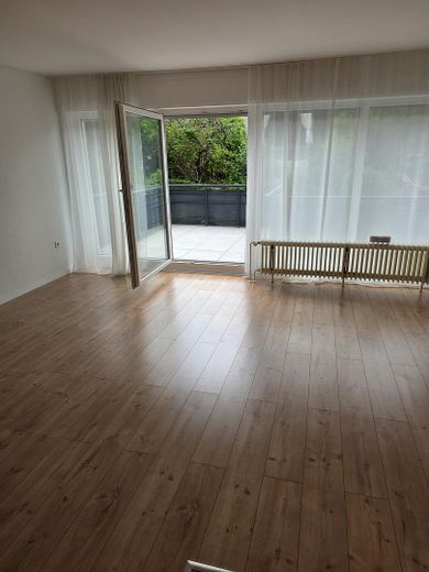 Атмосфера будинку замість квартири 108,5 м² комфорту для життя з каміном 2 балконами та сучасною кухнею в Solingen-Wald – Фотографія 9