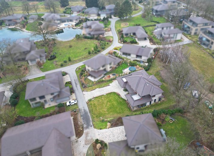 Exklusive Villa der Extraklasse in begehrter Wohnlage – Foto 1