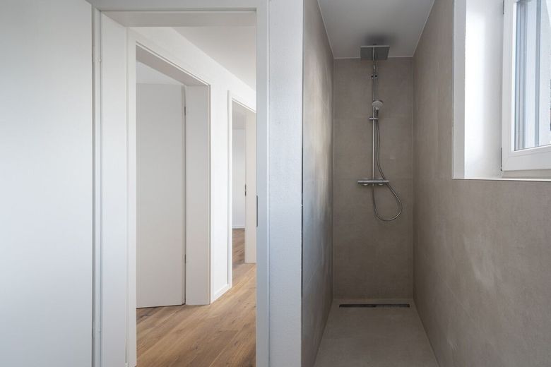 Vorabinformation-Doppelhaushälfte (Nr. 1) in ruhiger Lage – Dusche OG