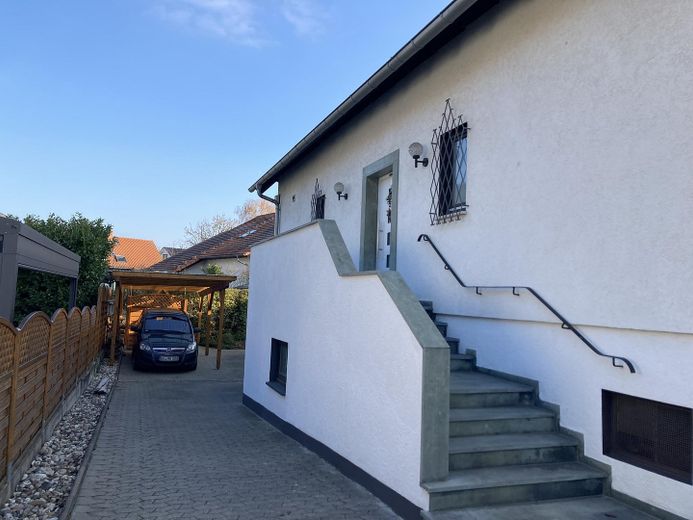 Von Privat: Großes Einfamilienhaus mit Wellnessbereich zu verkaufen! – Foto 20