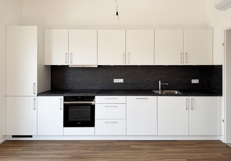 Prima locazione: moderno appartamento mansardato di 4 locali con balcone a ovest e aria condizionata a Anzing - WE07 – Einbauküche