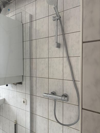 Współdzielone mieszkanie 3-pokojowe w centrum Darmstadt – Badezimmer 