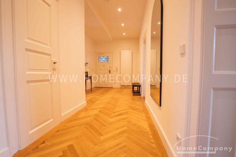 ***Klassische Eleganz in vollendeter Form – stilvoll sanierte Altbauwohnung mit Balkon in Bestlage Altbogenhausen – daa701fd8620244174edd9b27a3ef161e8b8853a.jpg