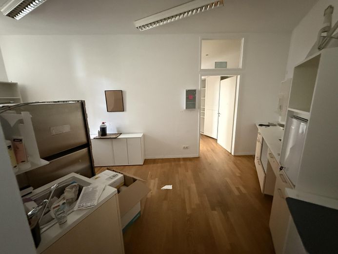 Eckladen - Büro, Handel, Praxis, Galerie – HP - Hofseite - Raum 2