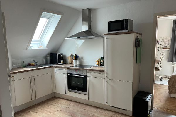 hyggelige Turmzimmer Wohnung mitten in der Altstadt. 2,5 Zi ** neue Fenster ** historischer Altbau