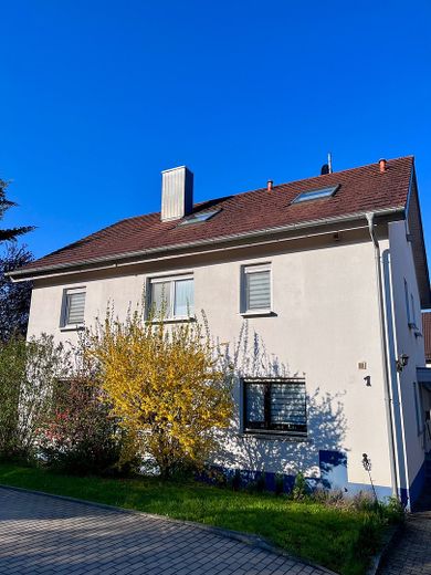Traumhaftes Wohnen auf 2 Etagen - Haus in Haus mit Garten und Weitblick – Foto 1