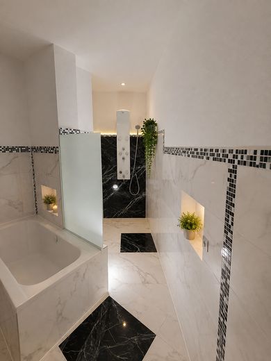 3-Zi. Wohnung + Balkon + Keller + Garten + Aufzug – ebenerdiger Duschbereich
