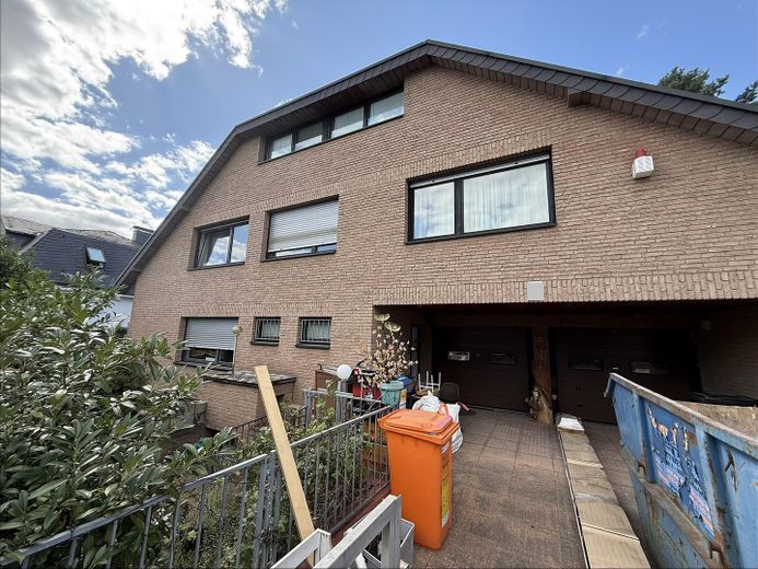 137 m² Maisonette im Zweifamilienhaus – 4 Zimmer, große Wohnküche, 2 Bäder & eigener Eingang – Haus aussen