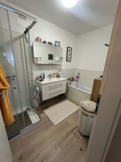 Move in and feel at home - modern 3.5-room apartment with 87 m², glazed loggia, elevator & underground parking – Photo 6