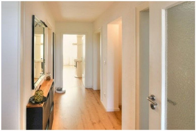 Sanierte 3-Zimmer ETW in Traunreut ca.5% Rendite oder Eigennutz – Flur