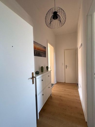 Voll möblierte 2-Zimmer-Wohnung in zentraler Lage Wilhelmshaven – Langzeitmiete willkommen – Flur