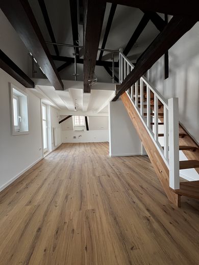 Charmante 3-Zimmer-Wohnung im Denkmalobjekt – 75 m², ab sofort verfügbar – Zdjęcie 1