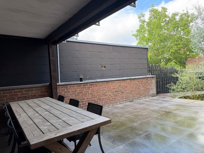 ***4-5-Zimmer Wohnung mit Garten*** – Terrasse - Blick zum Garten