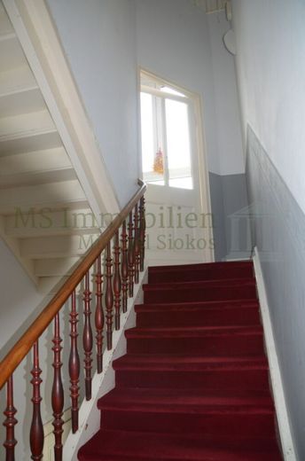 *** Historischer Altbau mit Stil: Voll vermietetes Dreifamilienhaus in Worms *** – 2. OG Wohnungseingang