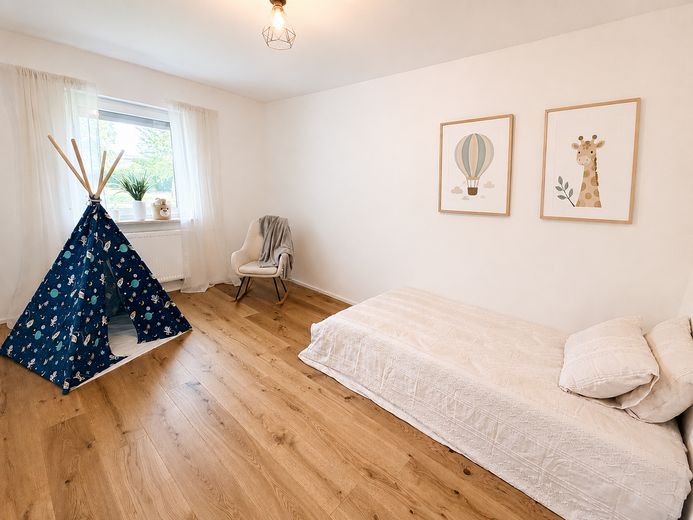 Erstbezug 2026 – hochwertig sanierte 3-Zimmer-Wohnung im EG | Neu-Ulm Offenhausen – Kind
