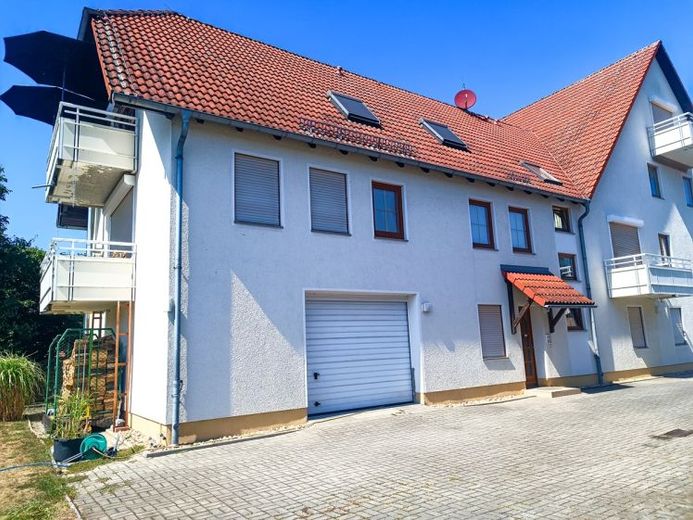 1-Raum-Dachgeschosswohnung *36 m²* *Balkon & PKW-Stellplatz* ideal für Studenten & Berufstätige – Foto 1