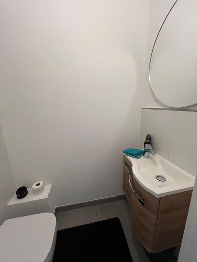 Exklusive 2,5 Zimmer Wohnung mit Aufzug, Niedrigenergiehaus mit PV Mieterstrom – Gäste-WC