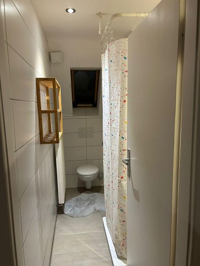 Schöne sanierte 2 Zimmer Kü., Bad, Whg. in Saarbrücken- Nähe Caritas Klinik Burbach/Rastpfuhl – Bad