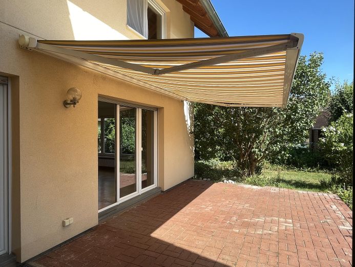 Blick Zimmer 3 über Terrasse