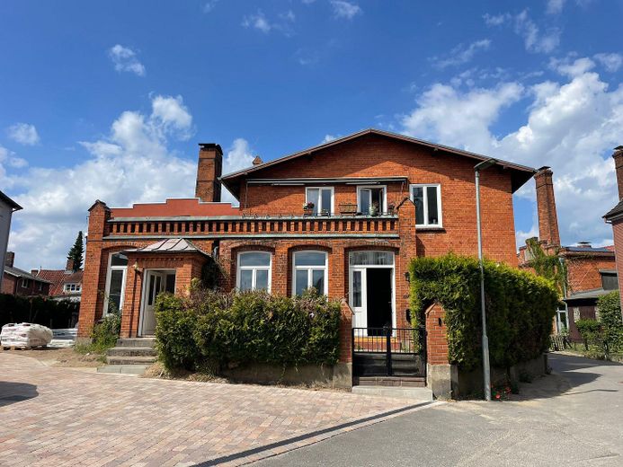 Schlutuper Kirchstraße, Beste Lage, weitläufige Wohnung mit Charme – Foto 26