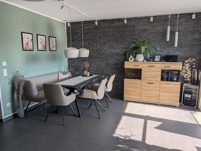 Moderne und Helle 3,5 Zimmer Wohnung von 2014 in Rheinberg zentrumsnah – Esszimmer
