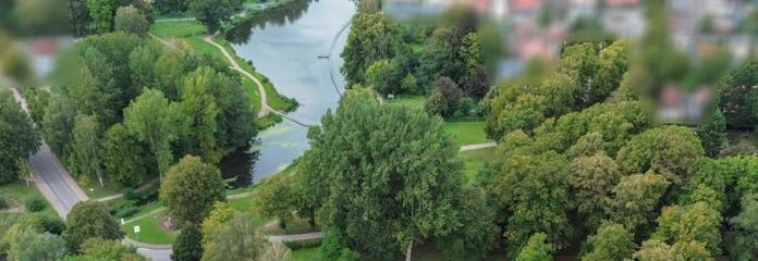 Städtisch wohnen ohne direkten Nachbarn: Platzgigant für Großfamilien in Rehna