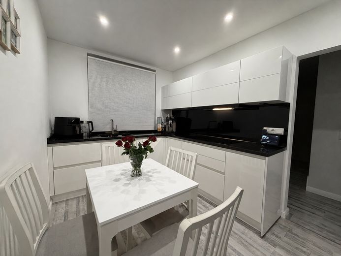 Exklusive, modernisierte 4 Zimmer Eigentumswohnung in Braunschweig Watenbüttel – Küche 3