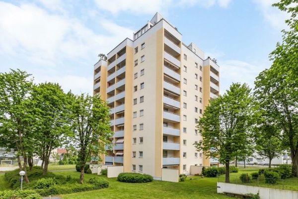*KÄUFER-PROVISIONSFREI*: Nahe Uniklinik: 3-Zi.-Whg. mit Loggia, TG- und Außenstellplatz in Neusäß
