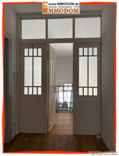3-Zimmer-Wohnung in Zwickau-Nordvorstadt, herrschaftliches Wohnen mit großer Wohnküche, Erker und 2 Balkonen! – Blick ins Treppenhaus