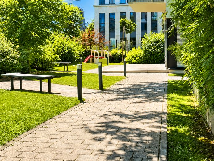 2,5-Zimmer-Wohnung mit Terrasse in Berlin-Mitte – 5,12% Rendite – Garten