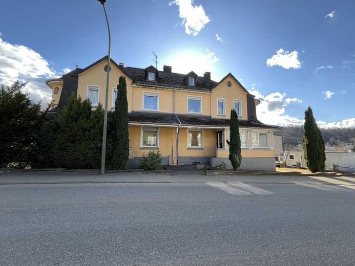 Sanierte Doppelhaushälfte mit Altbau-Charme in Jünkerath (Vulkaneifel) – rechte DHH