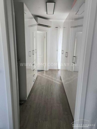 Zeer mooi, comfortabel huis met tuin, ca. 800 m² perceel en dubbele carport – 5e6ad58f792e12764ca443c7b265e59e15c48c3a.jpg