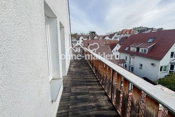 Helle und großzügige 3,5-Zimmer Maisonettewohnung mit EBK und Balkon!