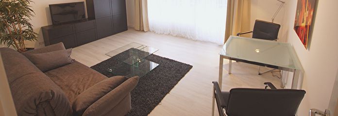 MÖBLIERTES EINZIMMER STADTAPARTMENT - TOP LAGE, HELL, ZENTRAL, RUHIG – Zimmer