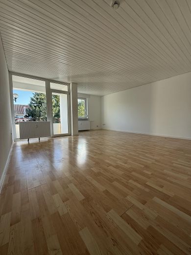 Piso de 3 habitaciones recién renovado con cocina y baño – Foto 1
